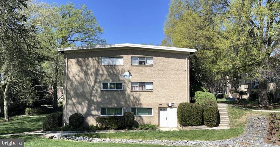 4911 Americana Dr #101 Property Photo 12