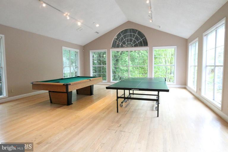 1519 Lincoln Way #301 Property Photo 14