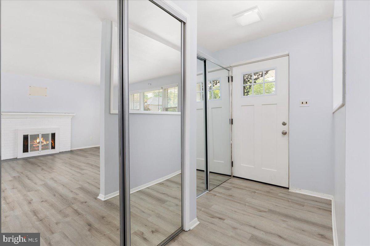 7410 Dickenson St Property Photo 3