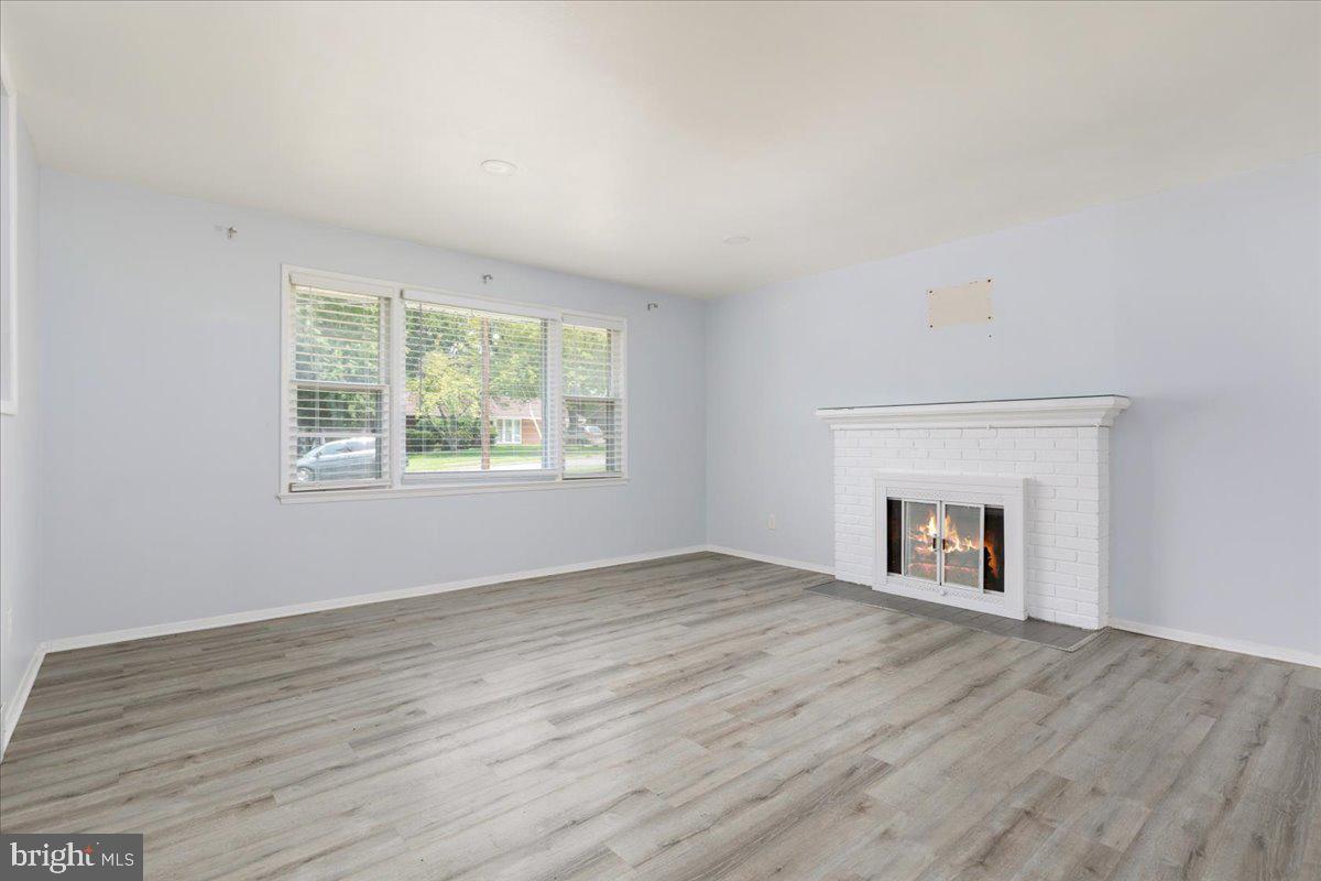 7410 Dickenson St Property Photo 5