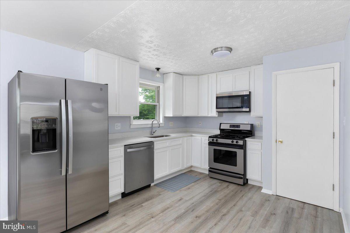 7410 Dickenson St Property Photo 10