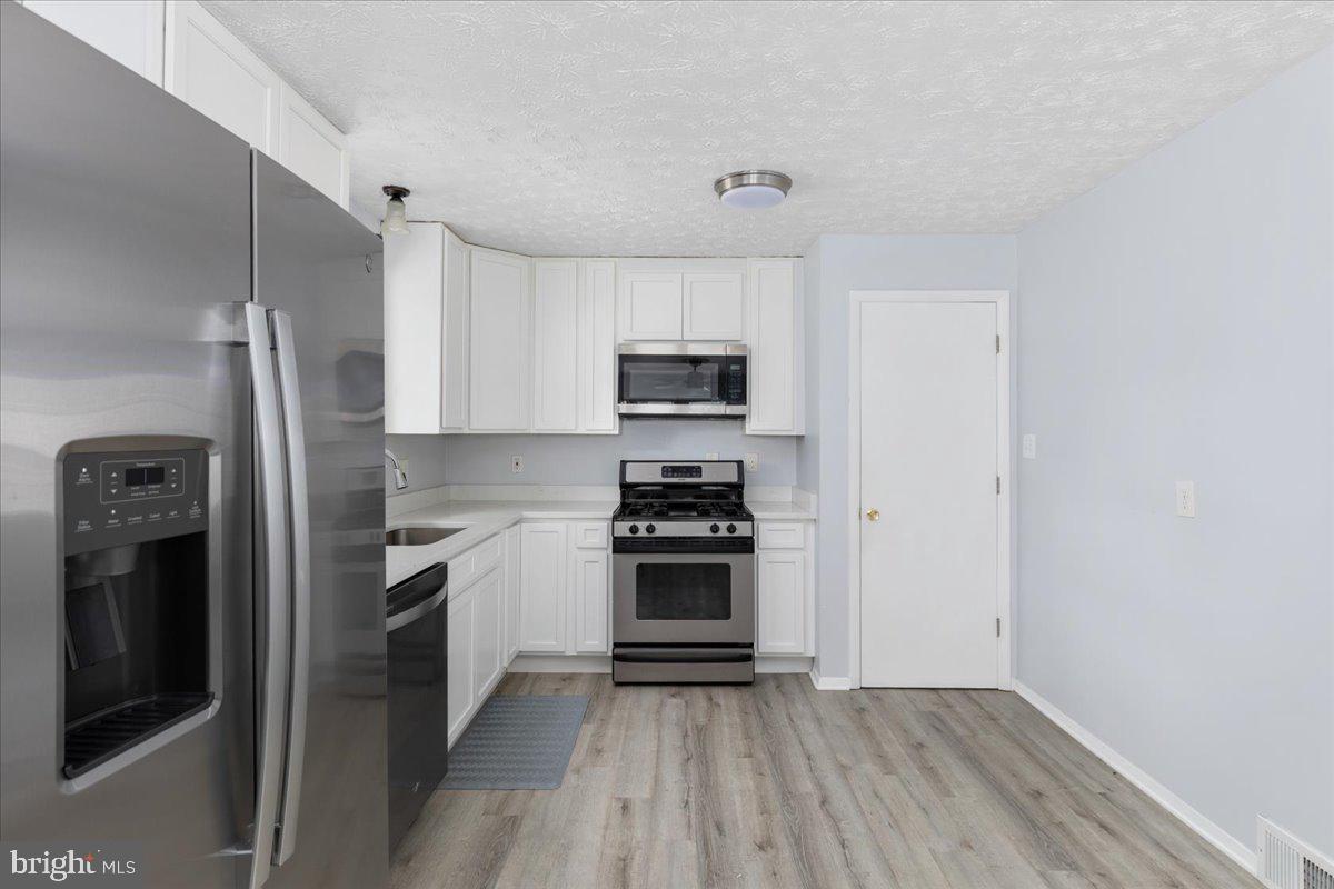 7410 Dickenson St Property Photo 11