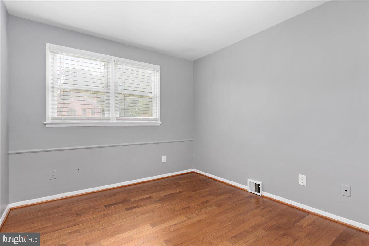 7410 Dickenson St Property Photo 17