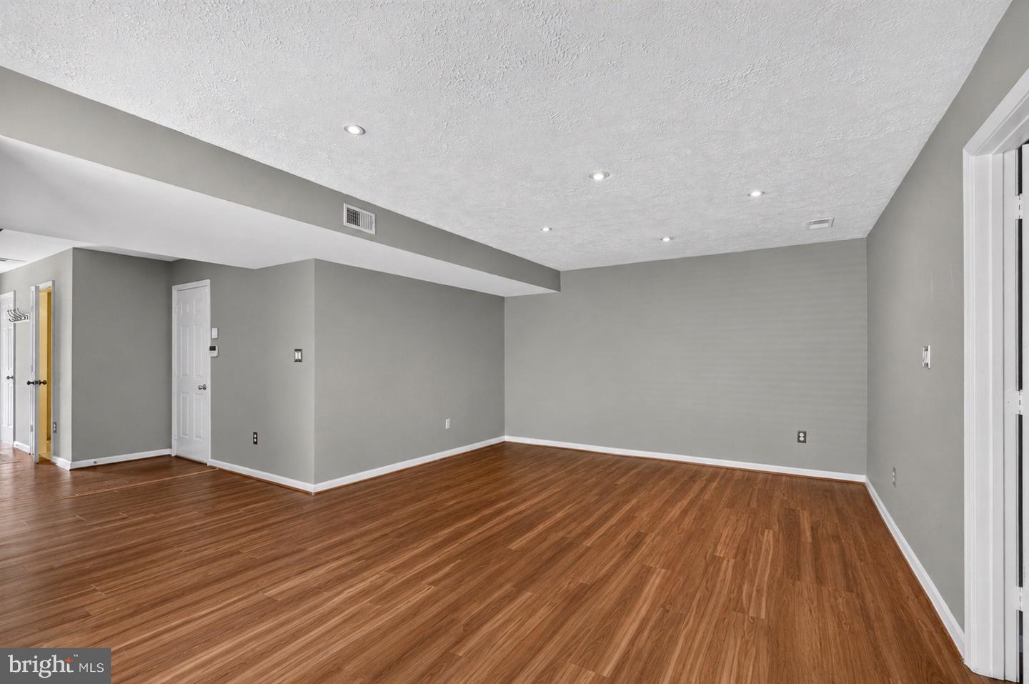 5201 Ballycastle Cir Property Photo 41