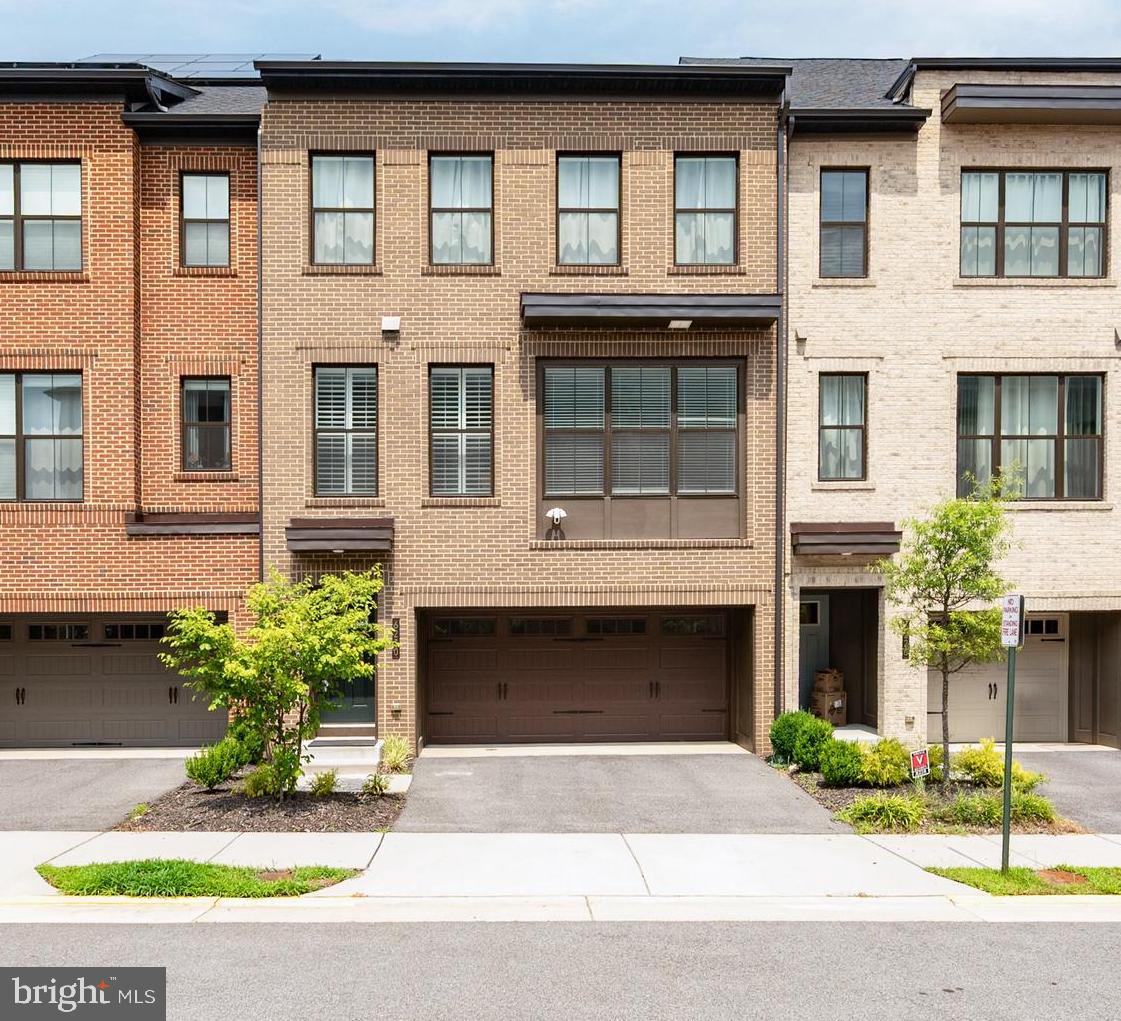 6230 Almerico Pl Property Photo 1