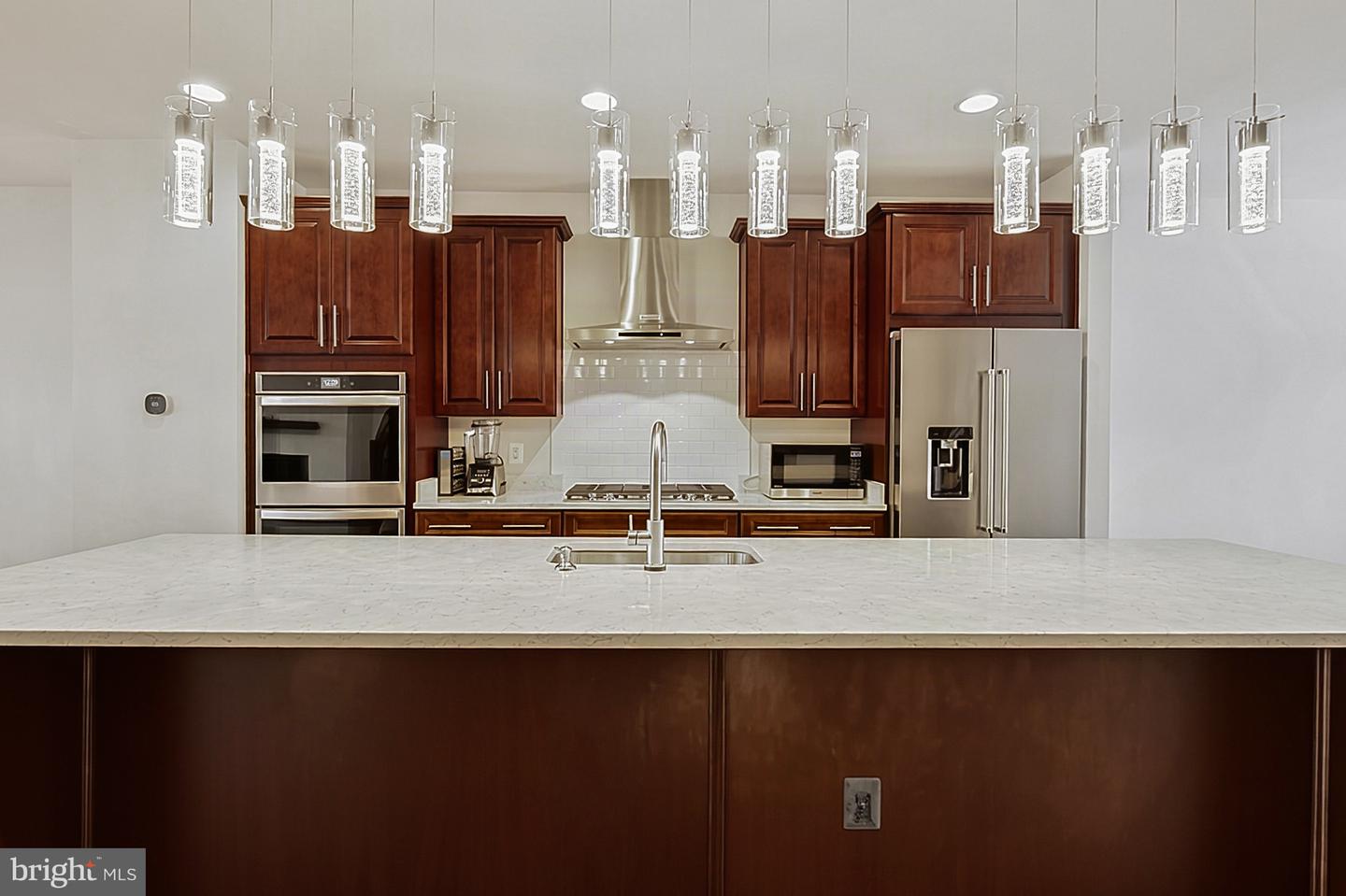 6230 Almerico Pl Property Photo 4