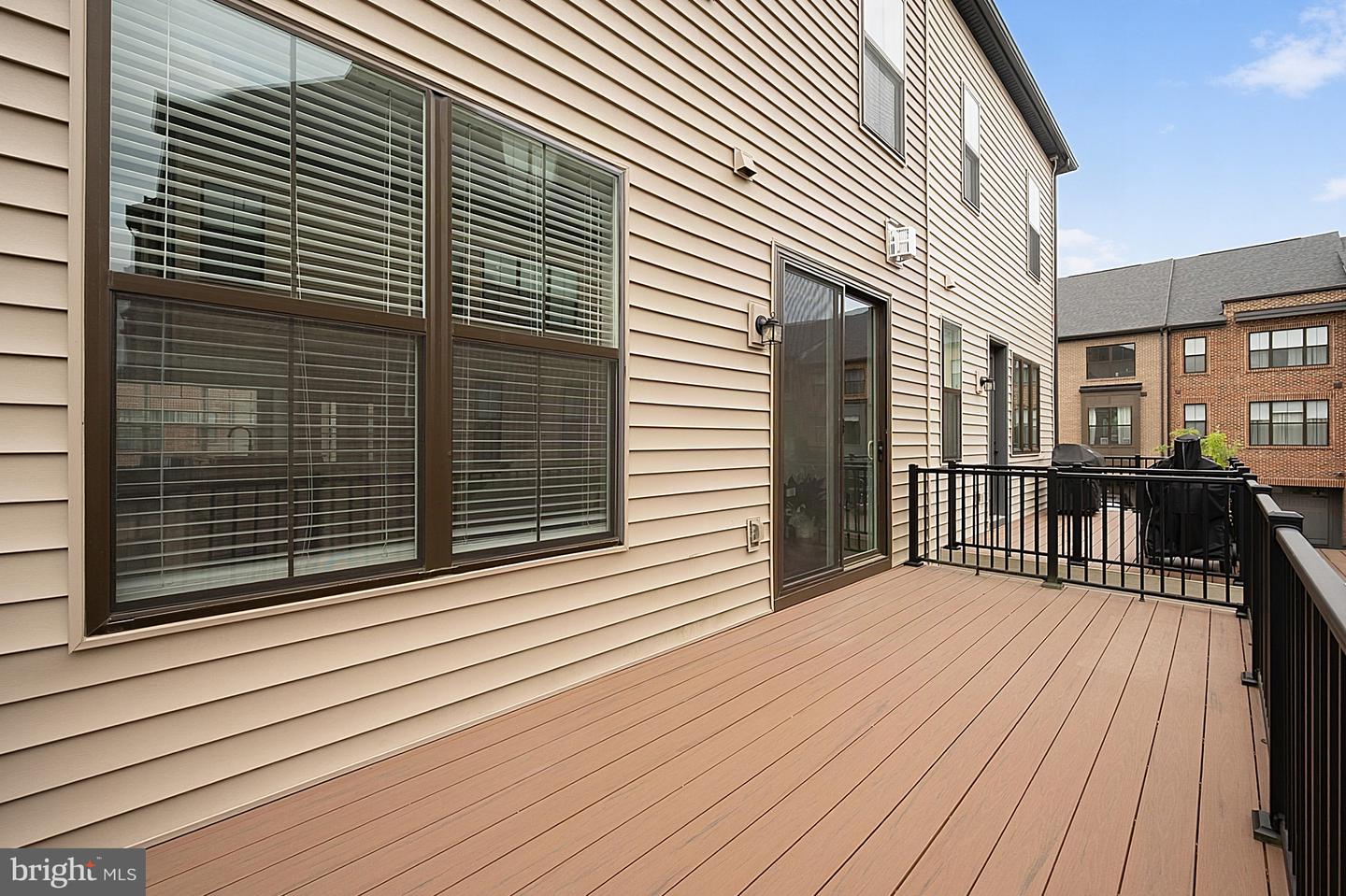 6230 Almerico Pl Property Photo 21