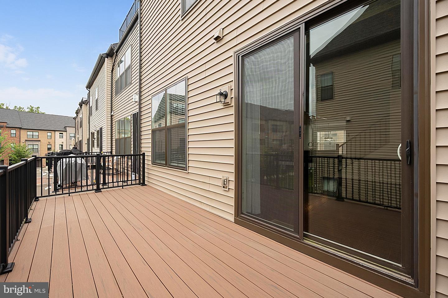 6230 Almerico Pl Property Photo 22