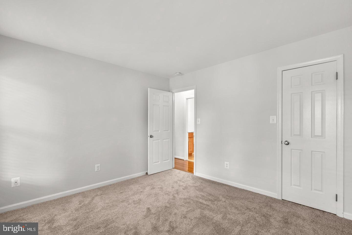 9428 Meadow Shire Ln Property Photo 16