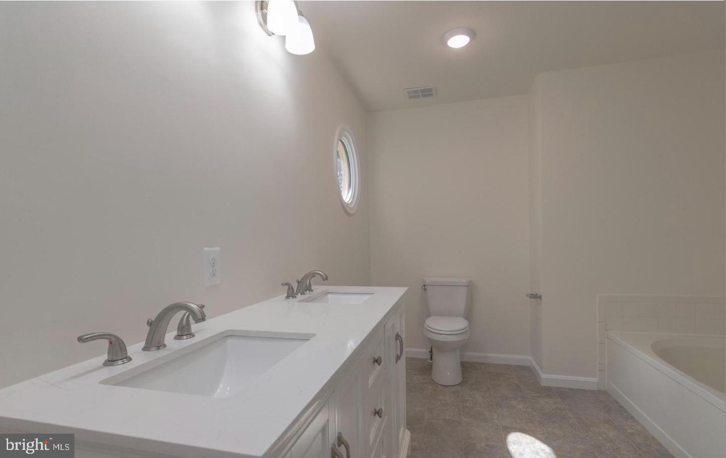 6120 Old Brentford Ct Property Photo 12