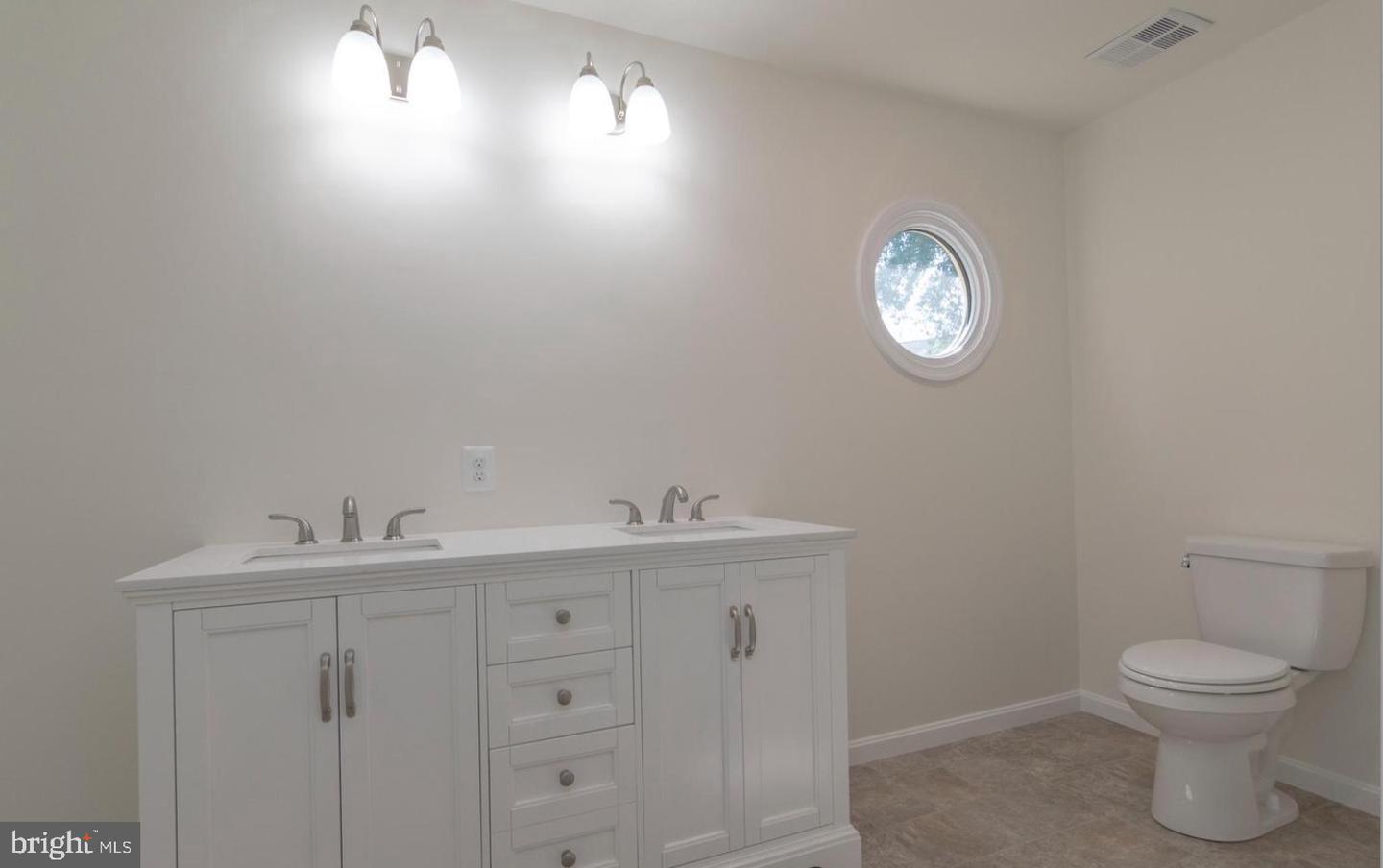 6120 Old Brentford Ct Property Photo 13