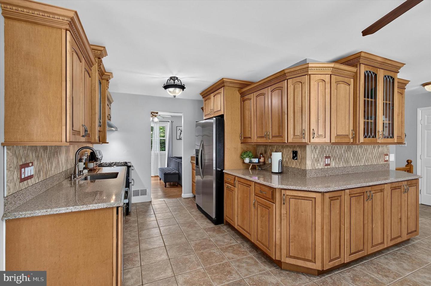 5621 Ravenel Ln Property Photo 9
