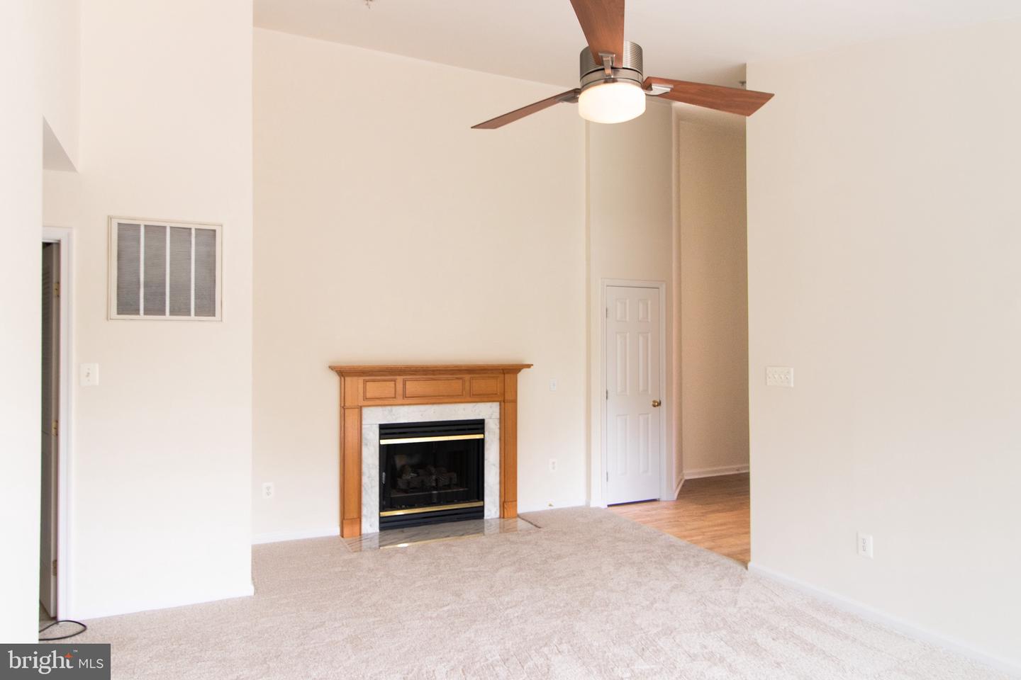 7505 Calderon Ct #j Property Photo 8