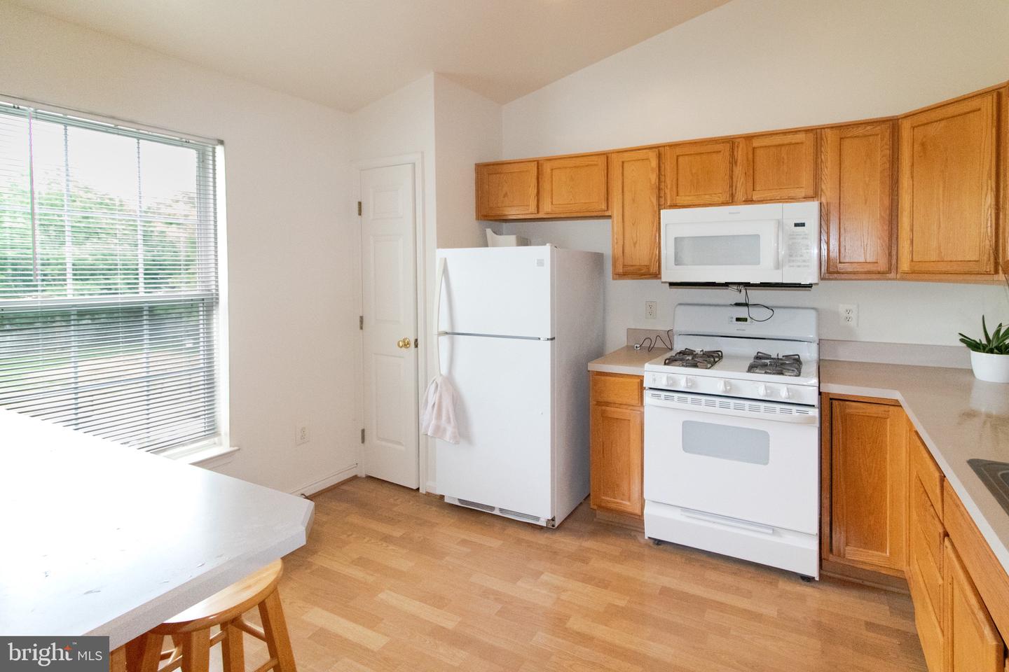 7505 Calderon Ct #j Property Photo 10