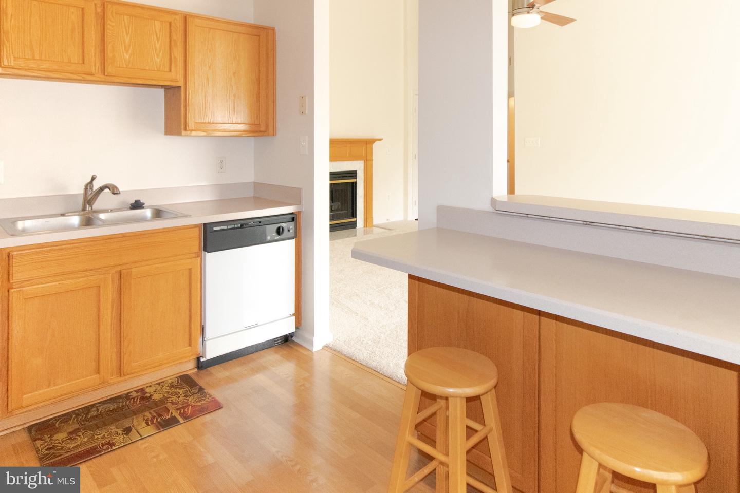 7505 Calderon Ct #j Property Photo 12