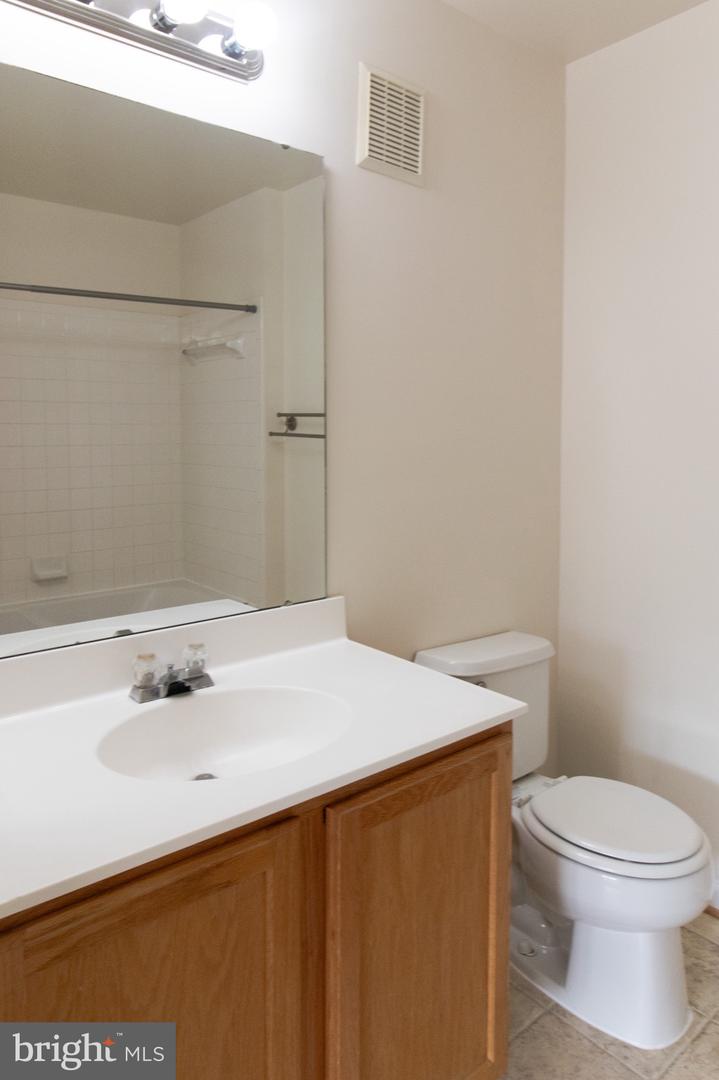 7505 Calderon Ct #j Property Photo 19