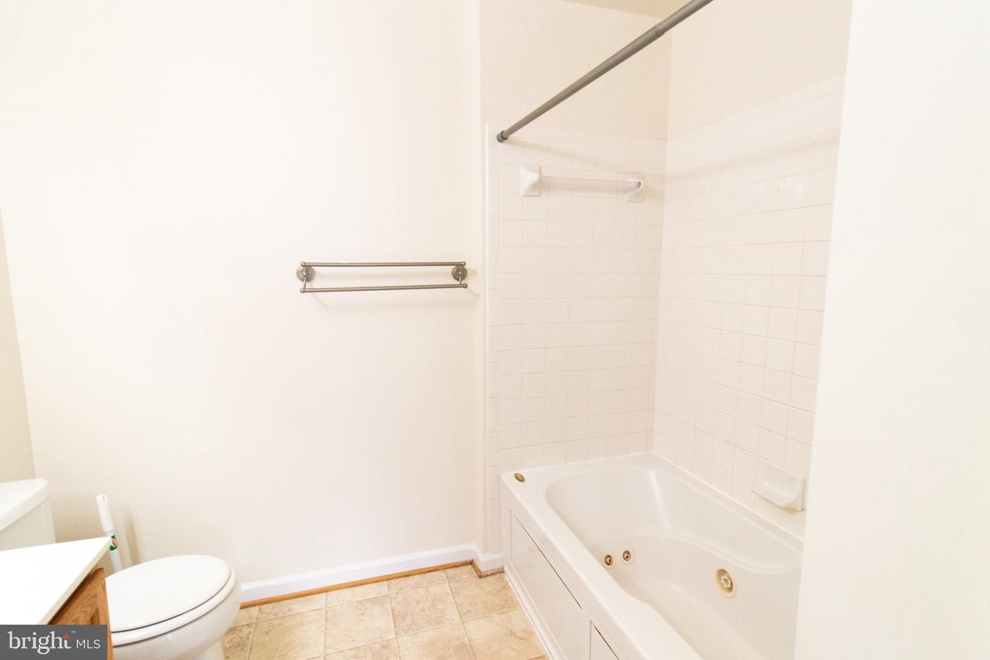 7505 Calderon Ct #j Property Photo 20