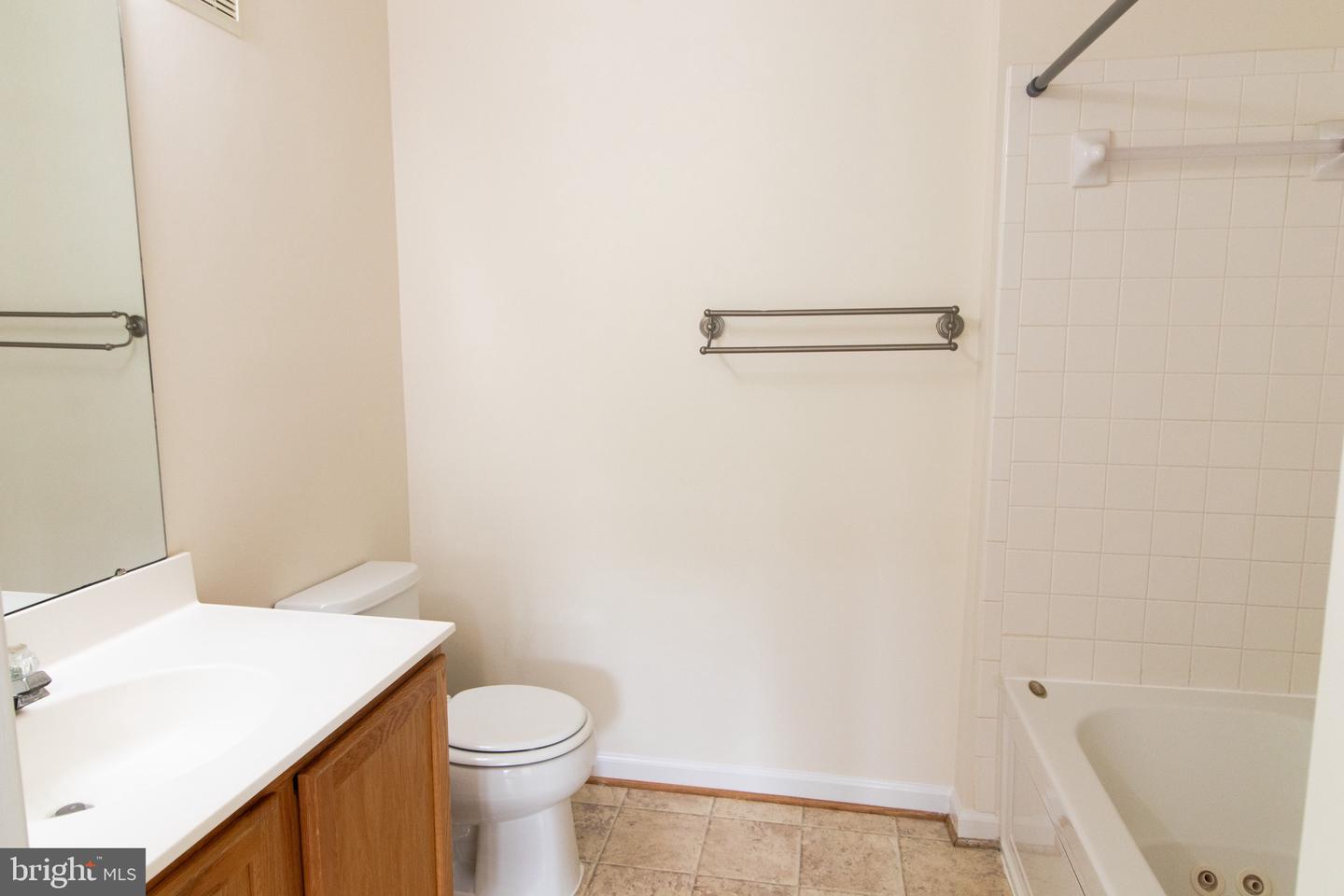 7505 Calderon Ct #j Property Photo 21