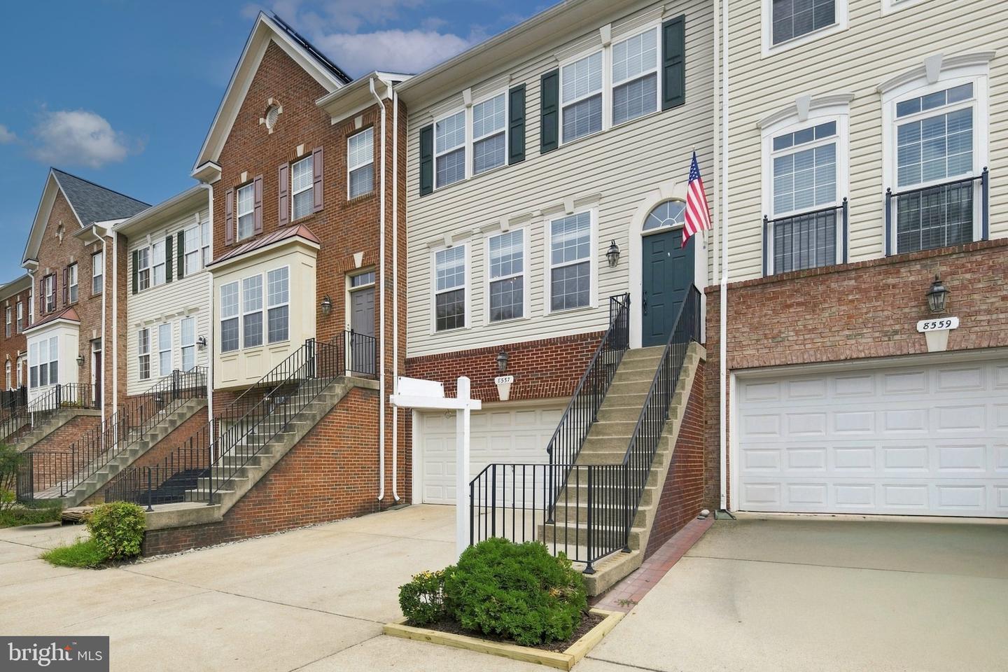 8557 Wyngate Manor Ct Property Photo 2