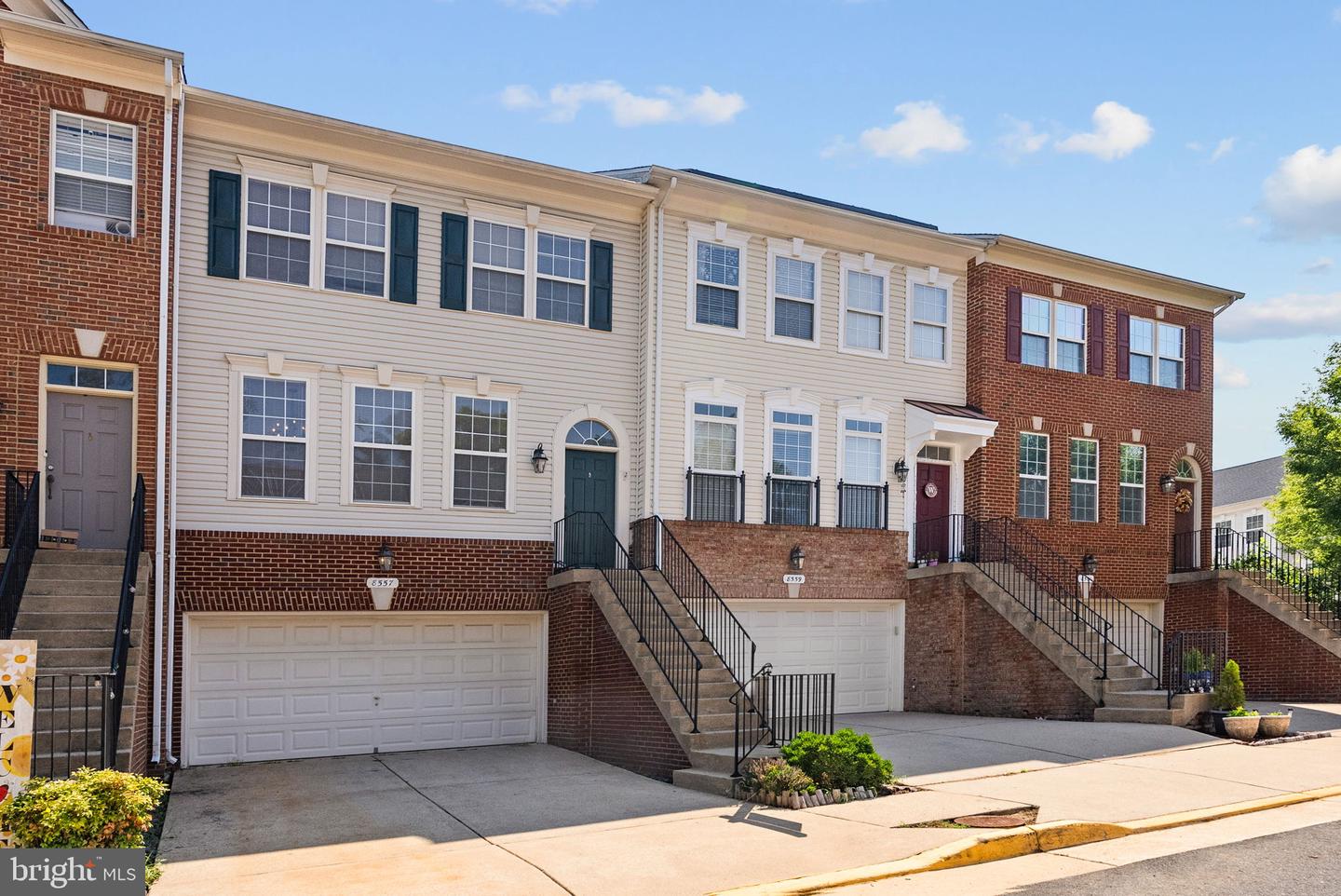 8557 Wyngate Manor Ct Property Photo 3