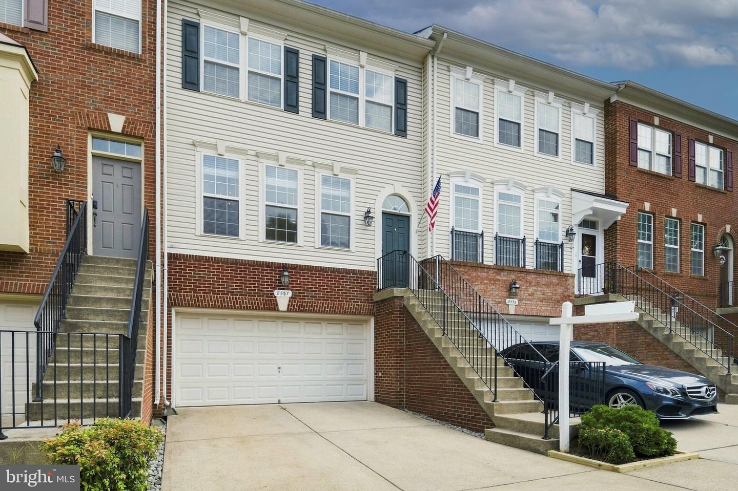 8557 Wyngate Manor Ct Property Photo 3