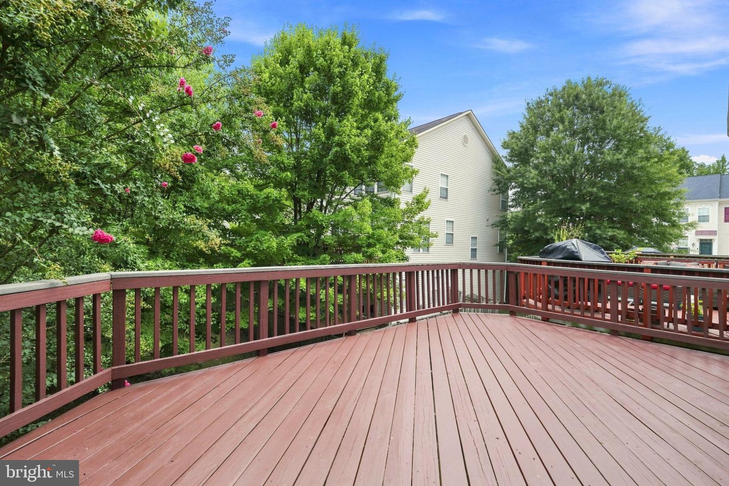 8557 Wyngate Manor Ct Property Photo 6