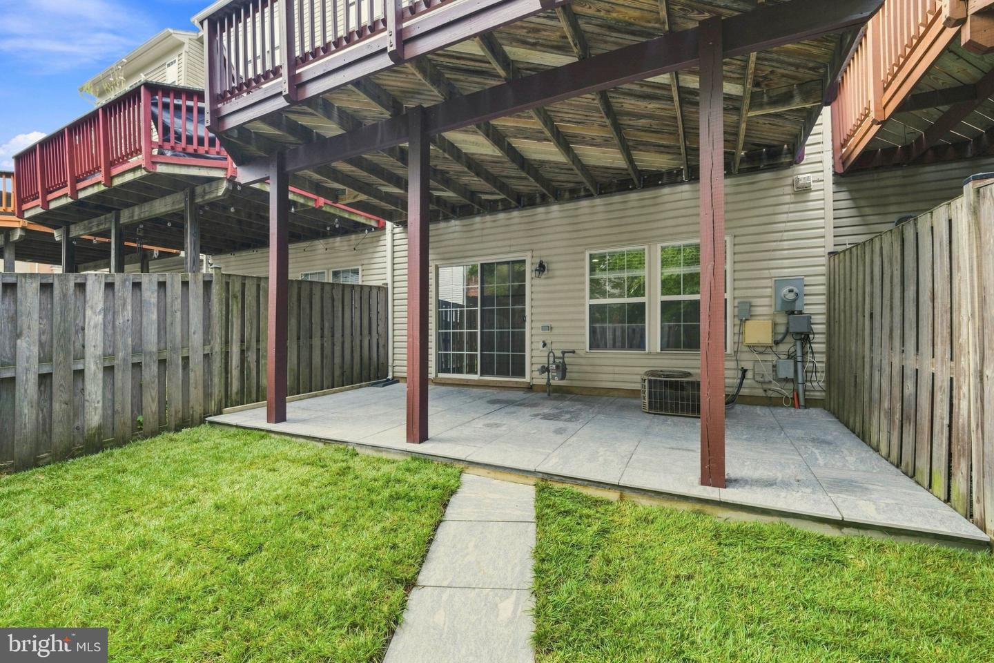 8557 Wyngate Manor Ct Property Photo 7