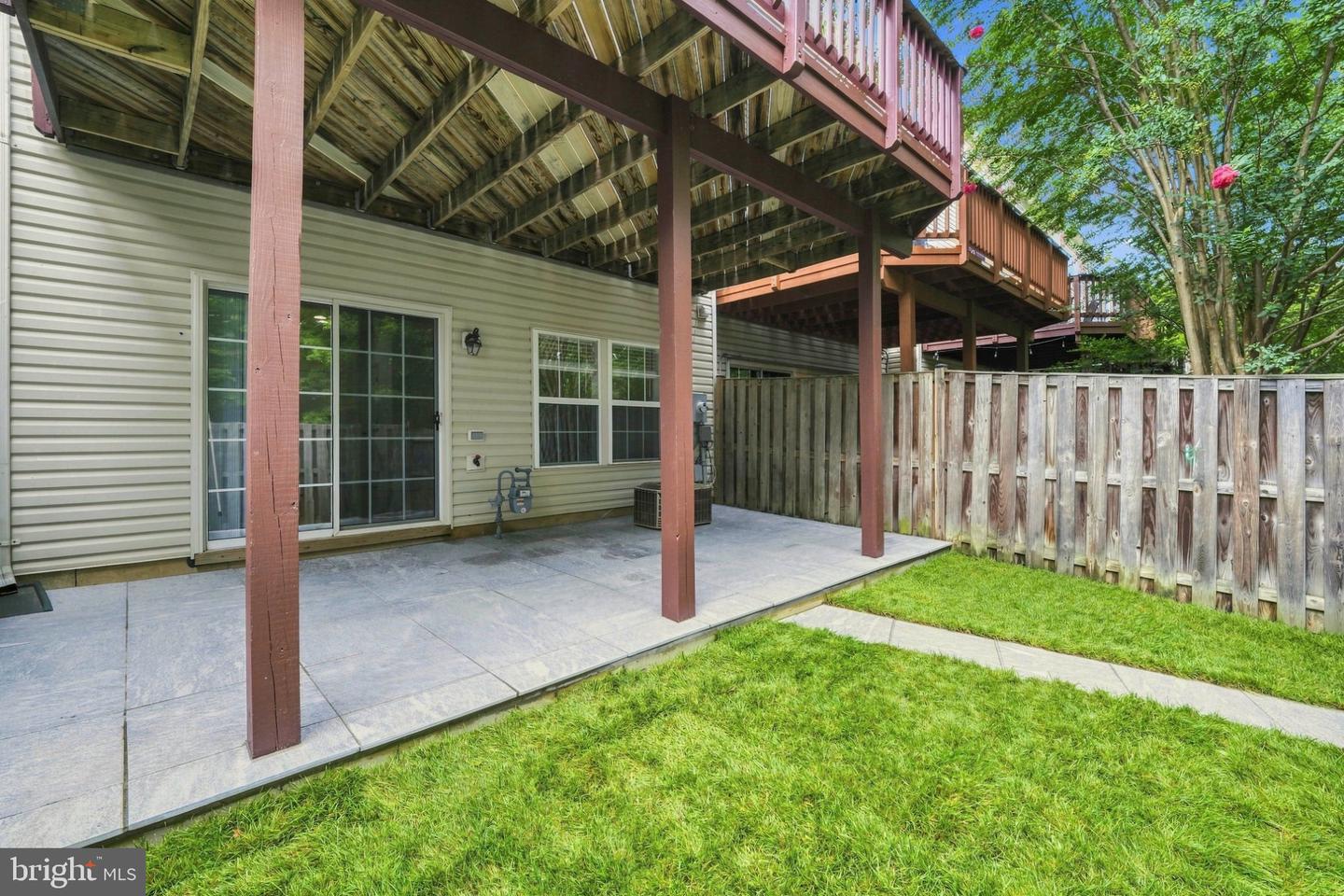 8557 Wyngate Manor Ct Property Photo 8