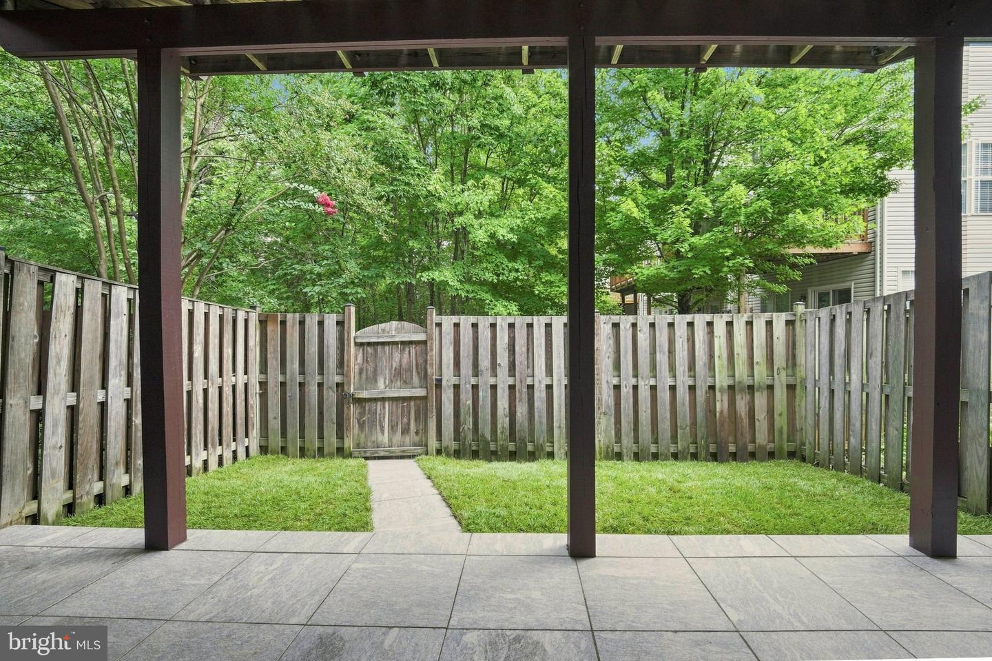 8557 Wyngate Manor Ct Property Photo 9