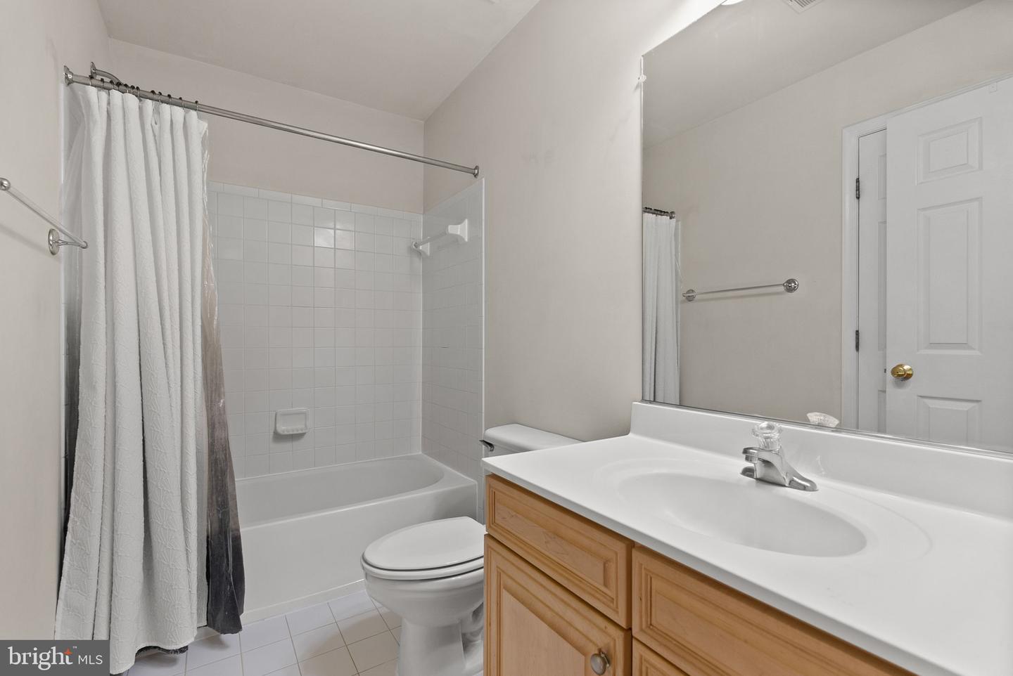 8557 Wyngate Manor Ct Property Photo 11
