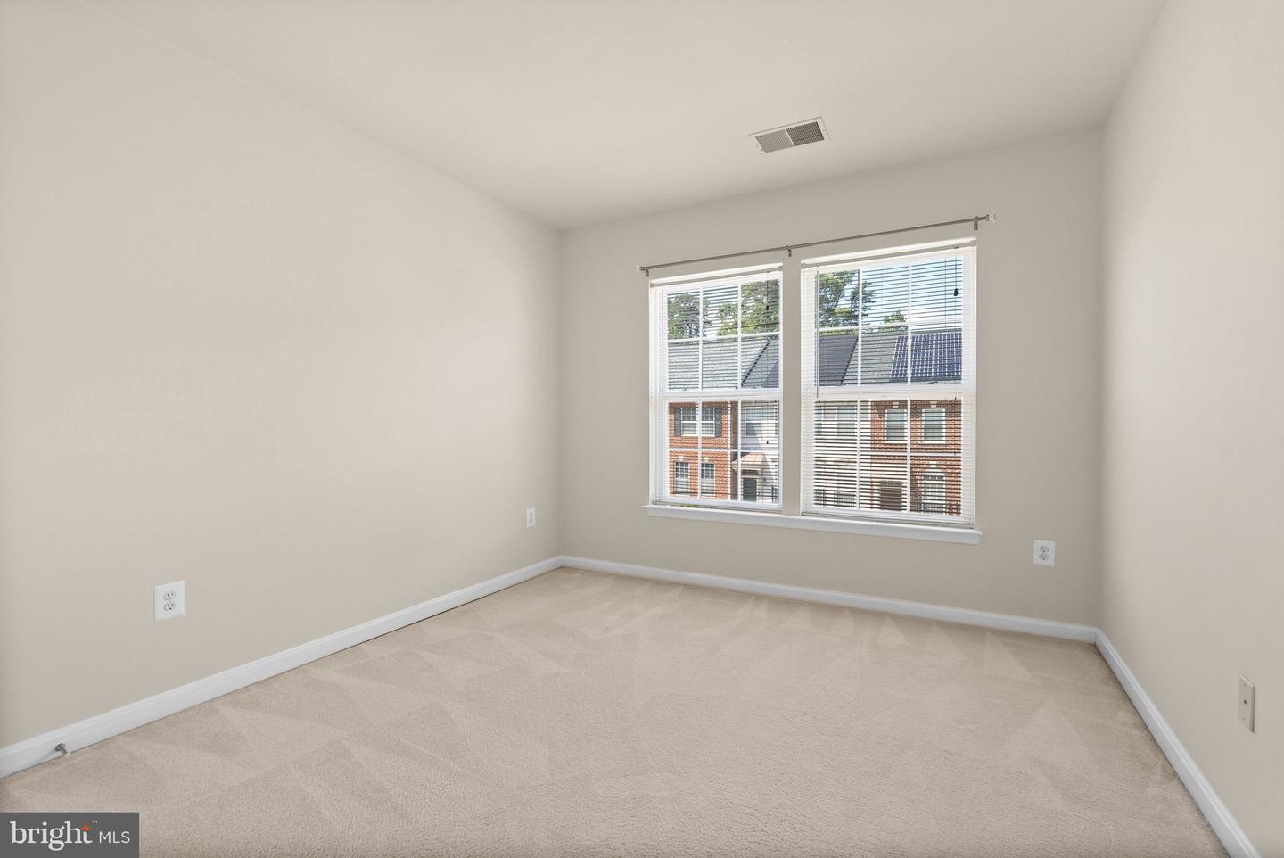 8557 Wyngate Manor Ct Property Photo 12