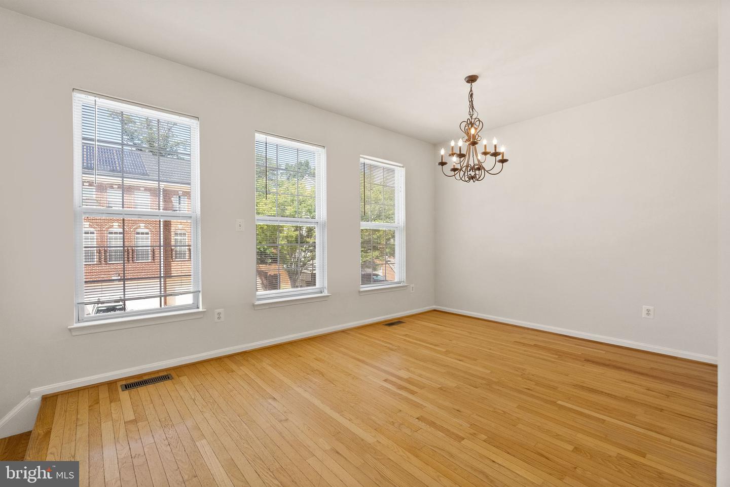 8557 Wyngate Manor Ct Property Photo 14