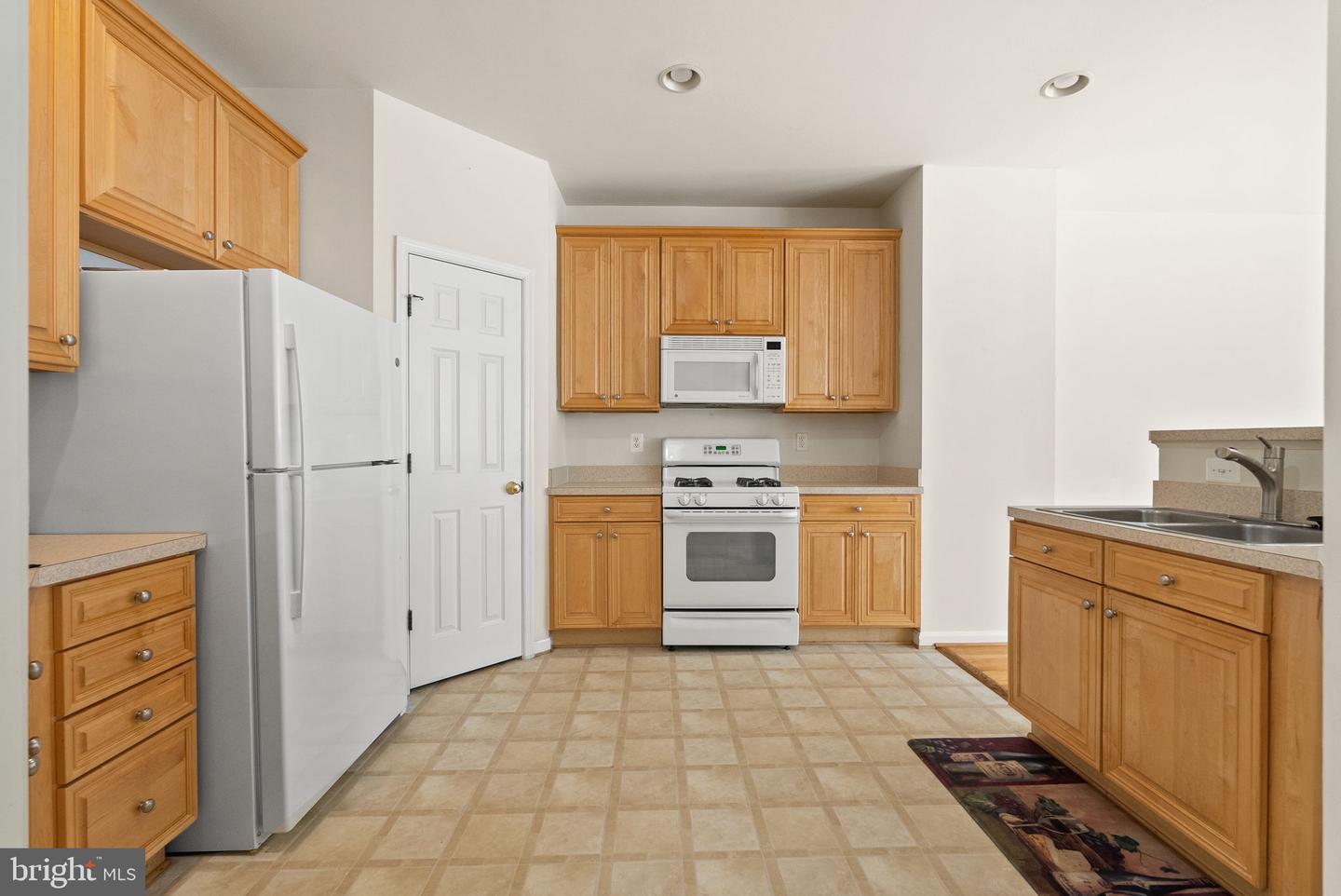 8557 Wyngate Manor Ct Property Photo 17