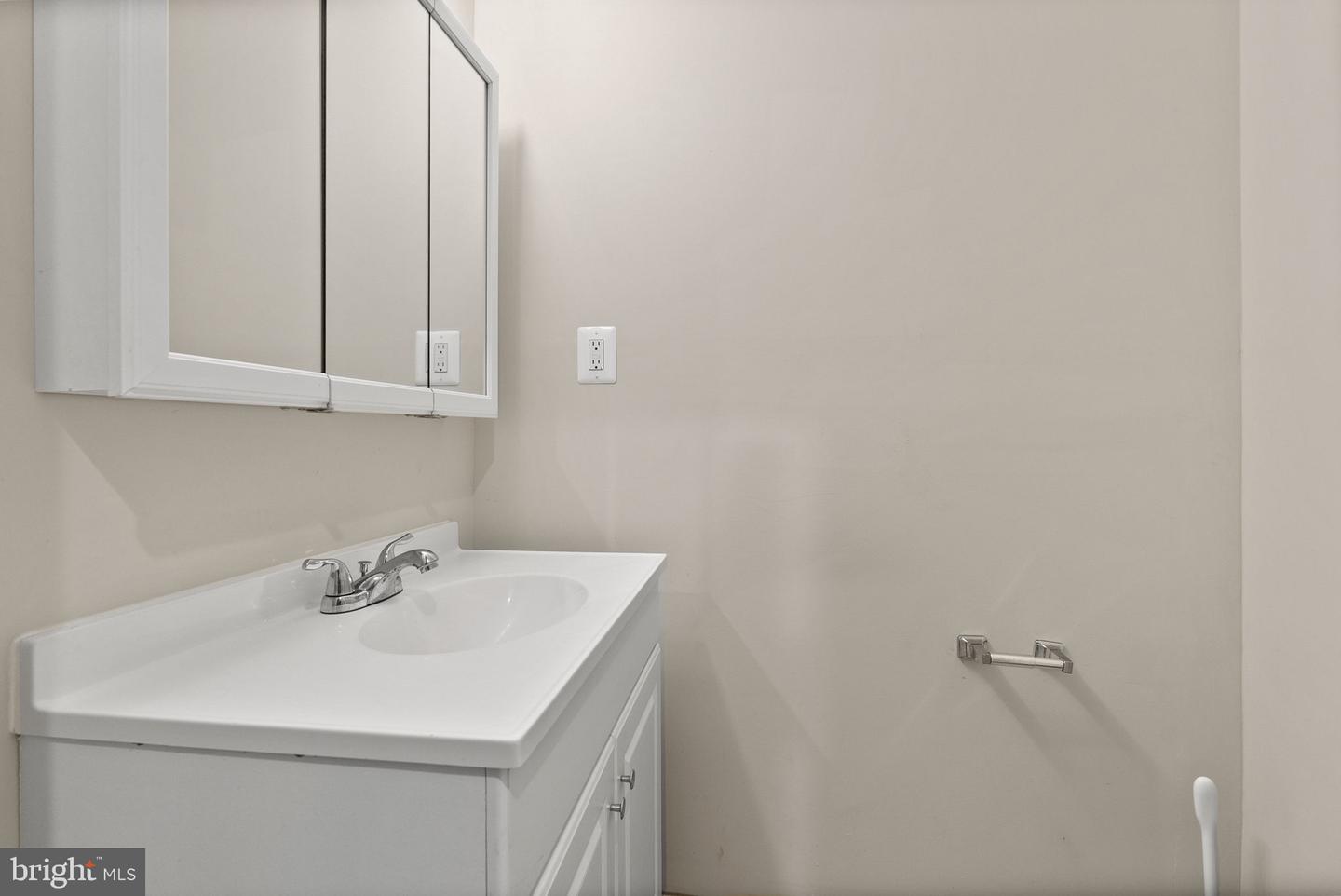 8557 Wyngate Manor Ct Property Photo 25