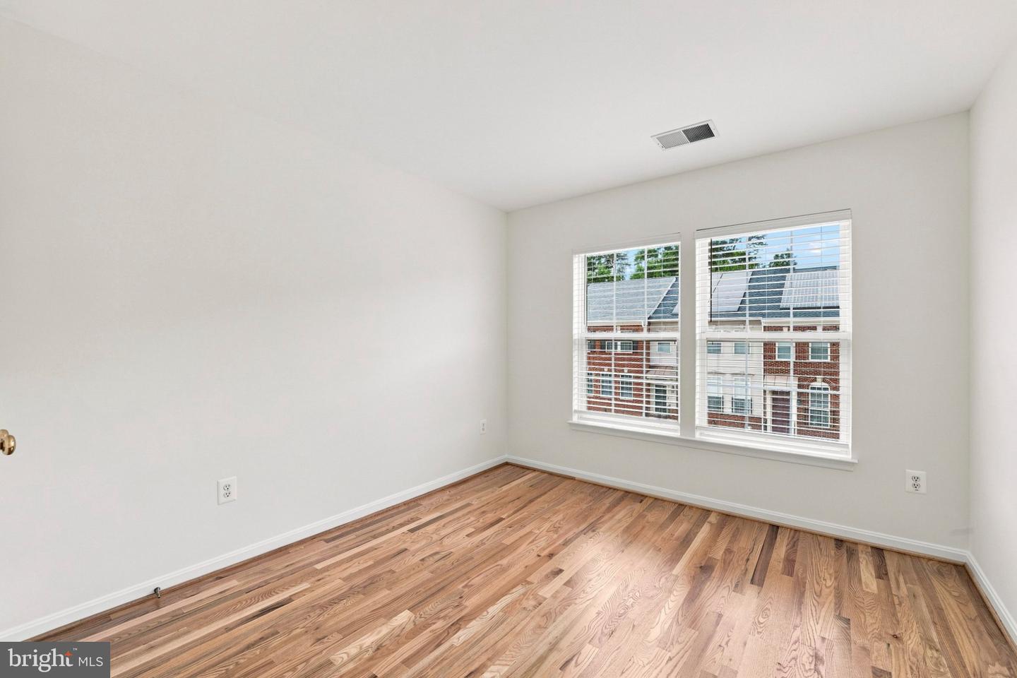 8557 Wyngate Manor Ct Property Photo 25