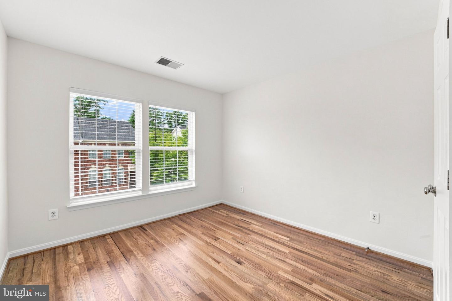 8557 Wyngate Manor Ct Property Photo 28