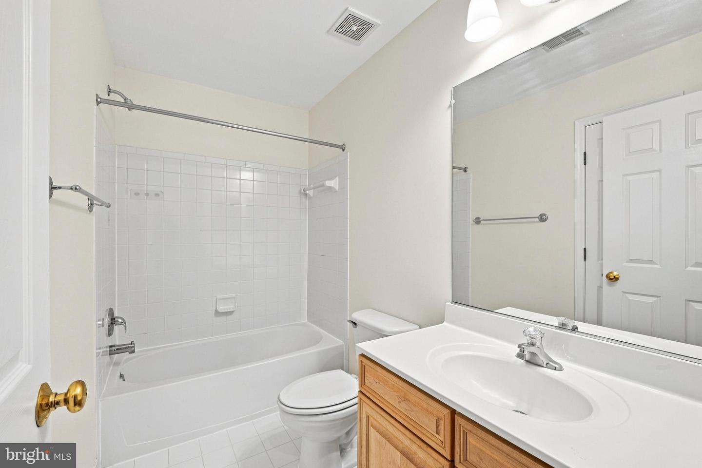 8557 Wyngate Manor Ct Property Photo 32