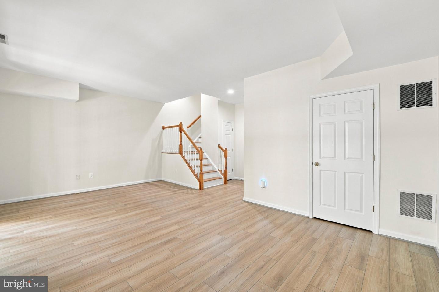 8557 Wyngate Manor Ct Property Photo 46