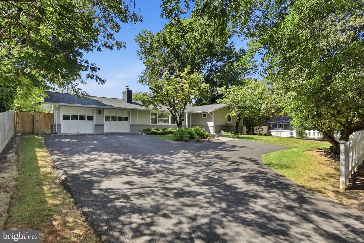 1003 Collingwood Rd Property Photo 3