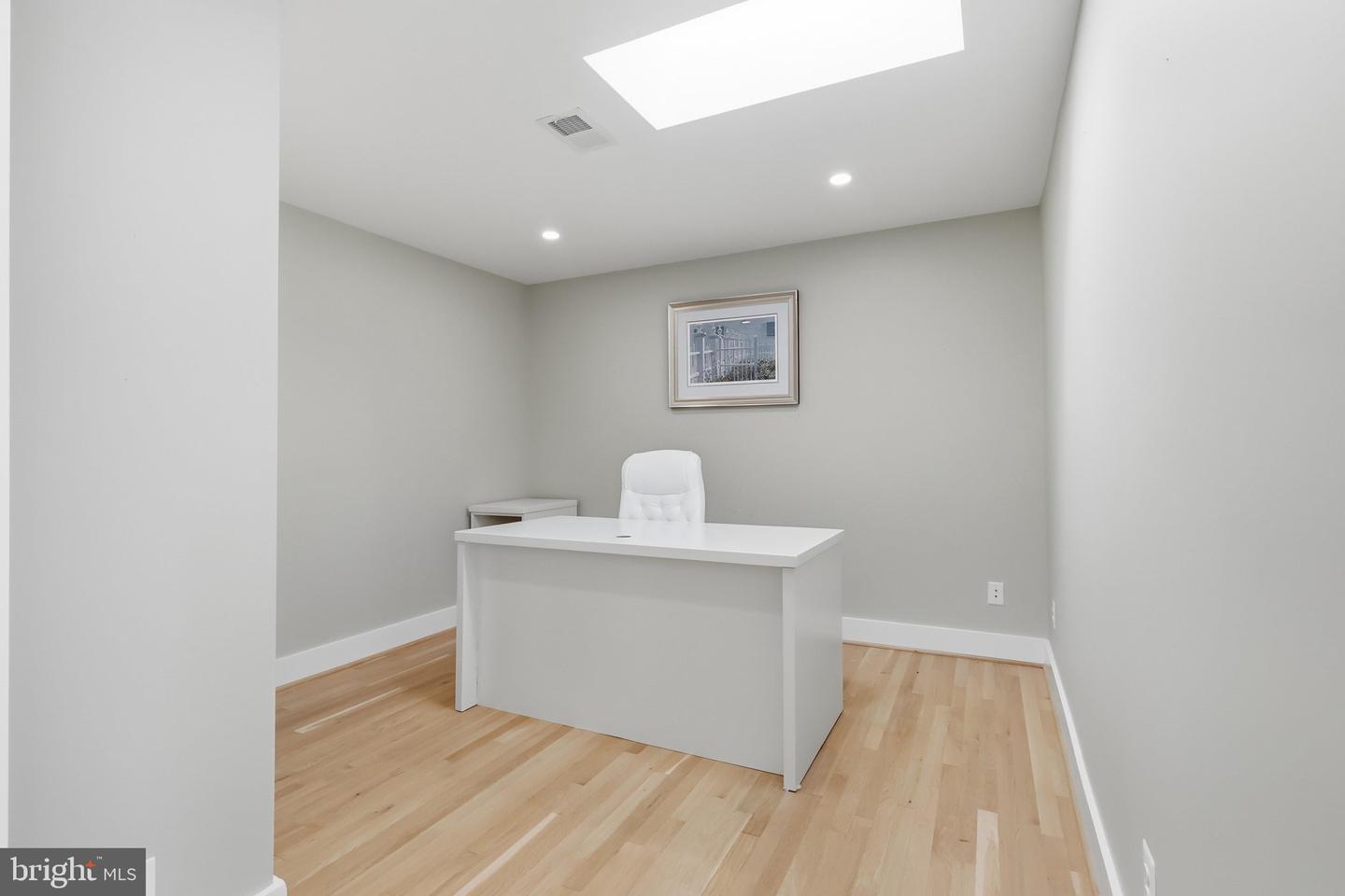 1003 Collingwood Rd Property Photo 19