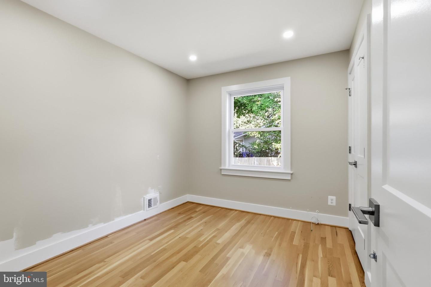 1003 Collingwood Rd Property Photo 25