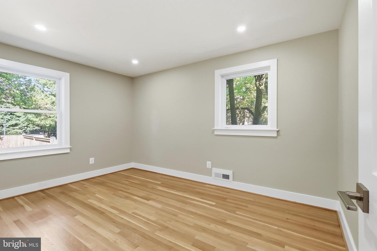 1003 Collingwood Rd Property Photo 26