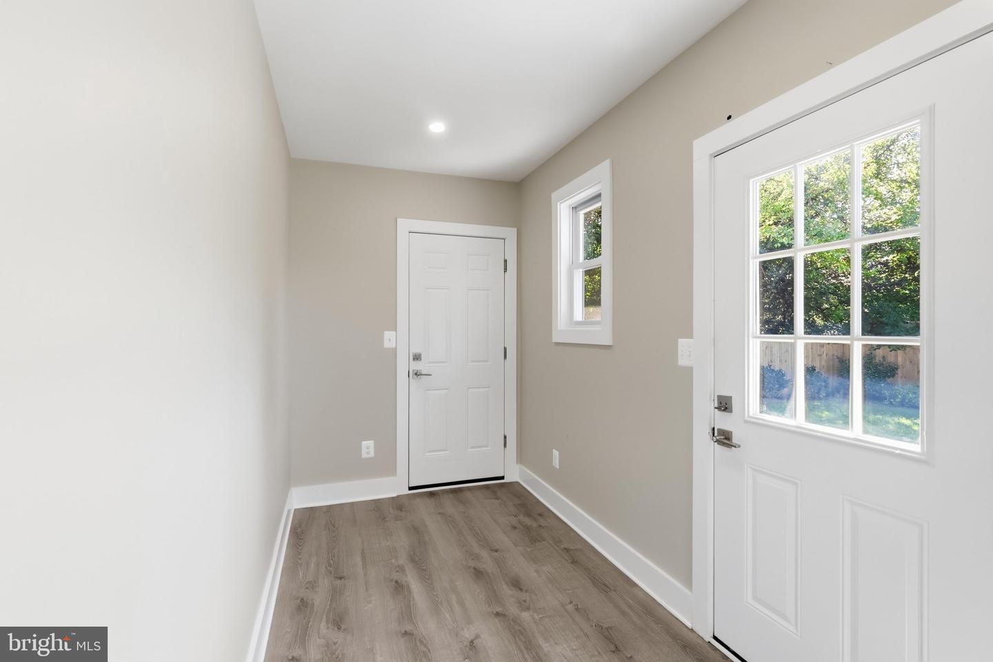 1003 Collingwood Rd Property Photo 34