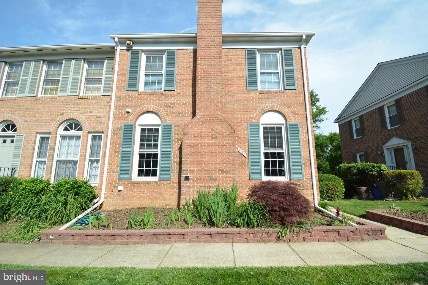6153 Summer Park Ln Property Photo 2