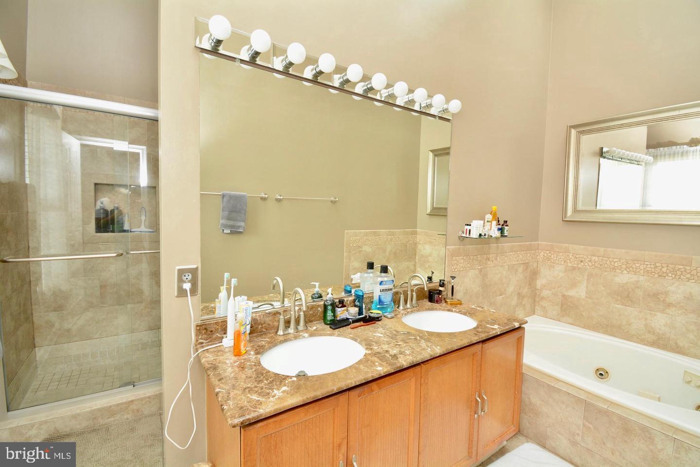 6153 Summer Park Ln Property Photo 27