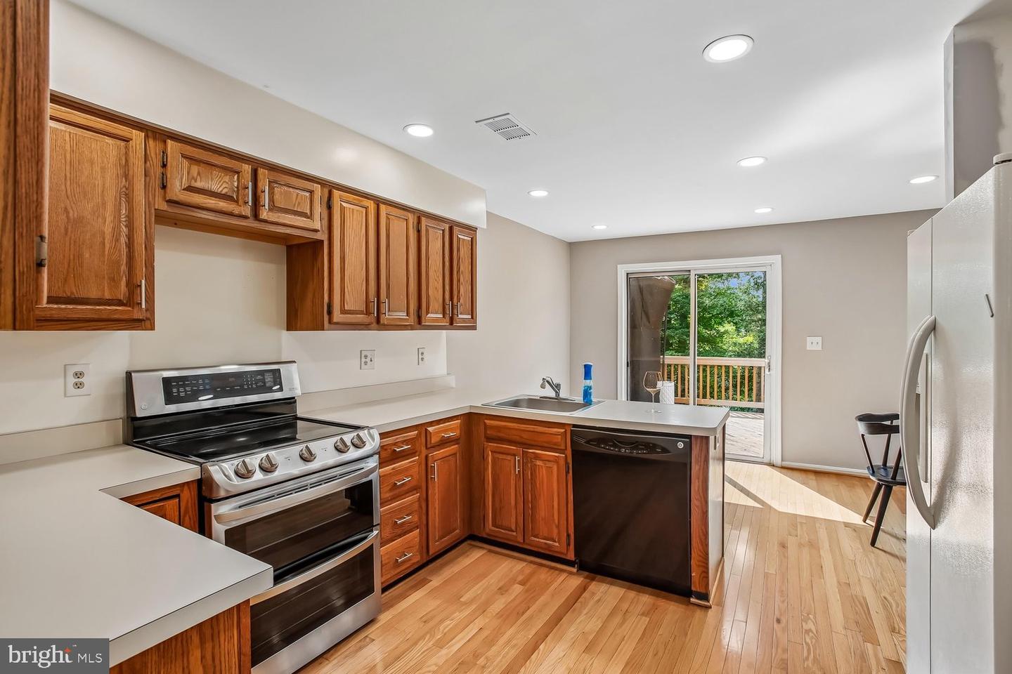 5944 Norham Dr Property Photo 16