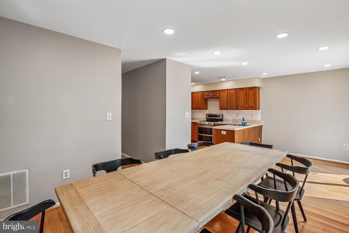 5944 Norham Dr Property Photo 24