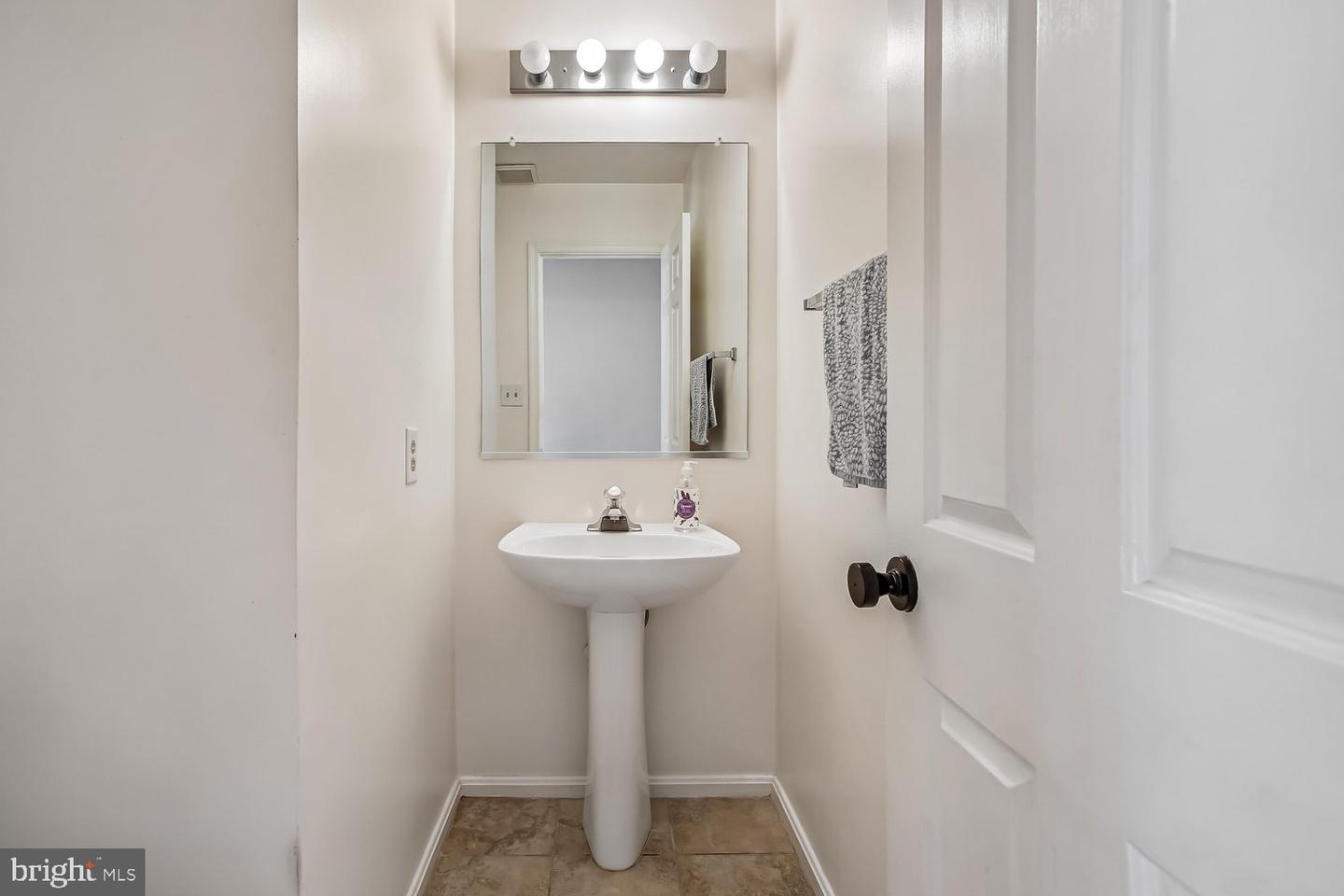 5944 Norham Dr Property Photo 25
