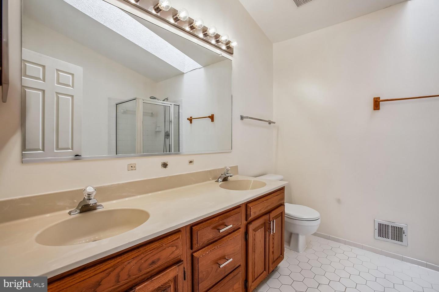5944 Norham Dr Property Photo 34