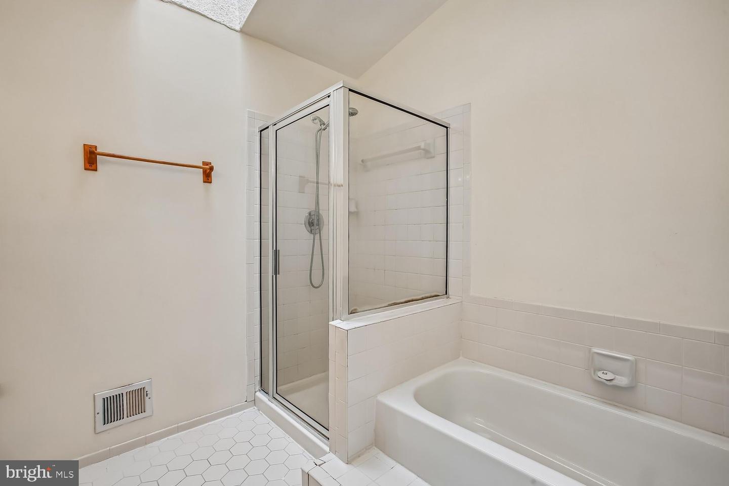 5944 Norham Dr Property Photo 35